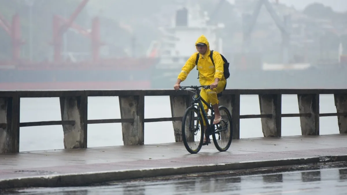 ES tem alerta de chuva intensa e risco de alagamento em mais de 50 cidades; veja a lista
