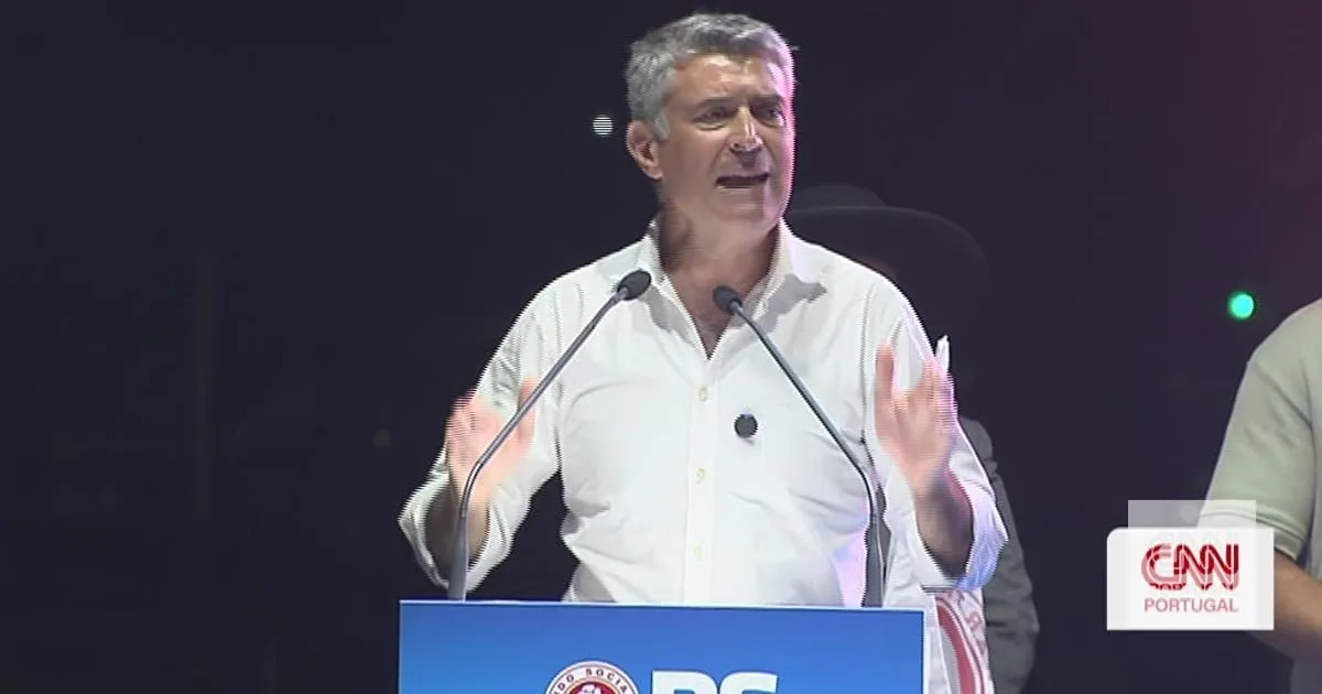 Revisão constitucional e defesa das pensões são linhas vermelhas do PS para aprovar o próximo Orçamento do Estado