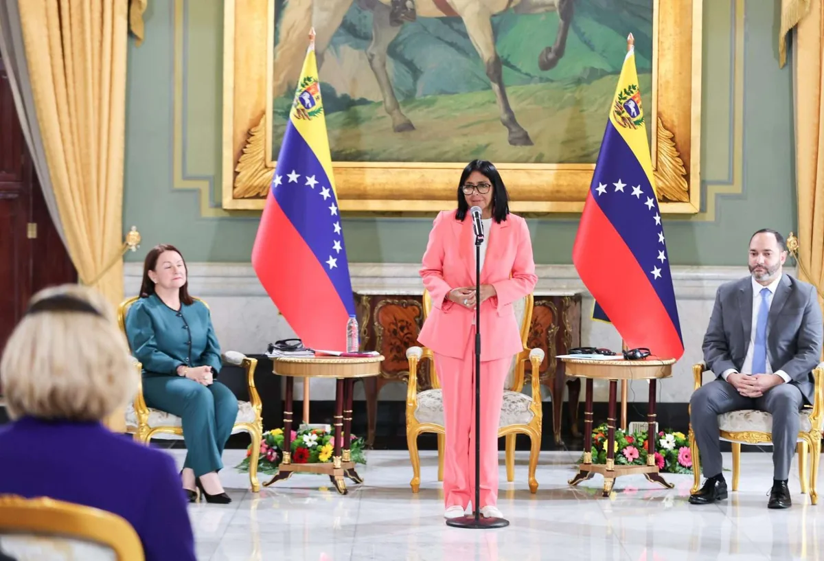 Presidenta (E) destaca firma de acuerdos para impulsar la producción de gas