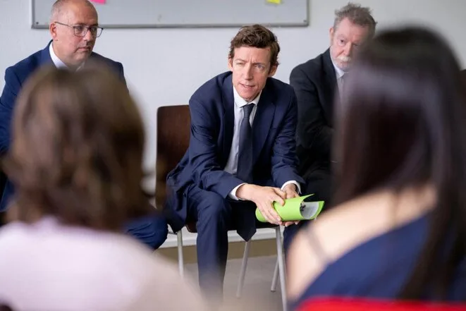Révoltes lycéennes et sociales: l’exécutif dans le déni économique