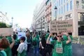 Miles de profesores 'rodean' la Consejería de Educación en el segundo día de huelga en defensa de la "pública"