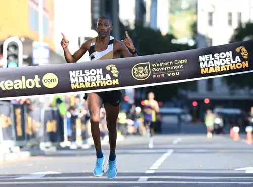 Arthur Jantjies wins inaugural Nelson Mandela Marathon in Cape Town
