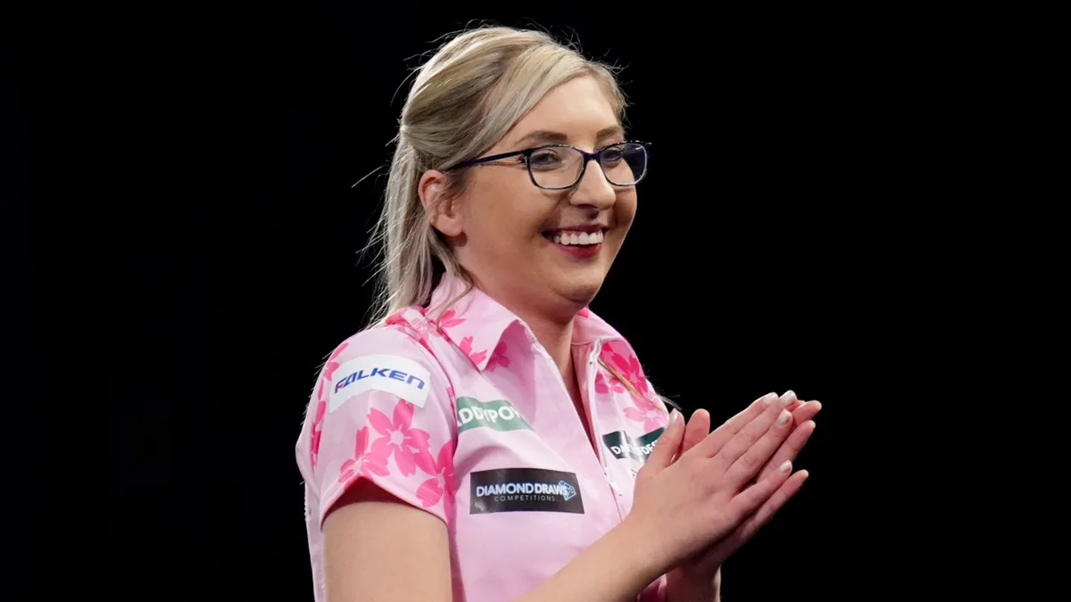 Sherrock, Hayter qualify for Worlds as Greaves sweeps up on Women's Series