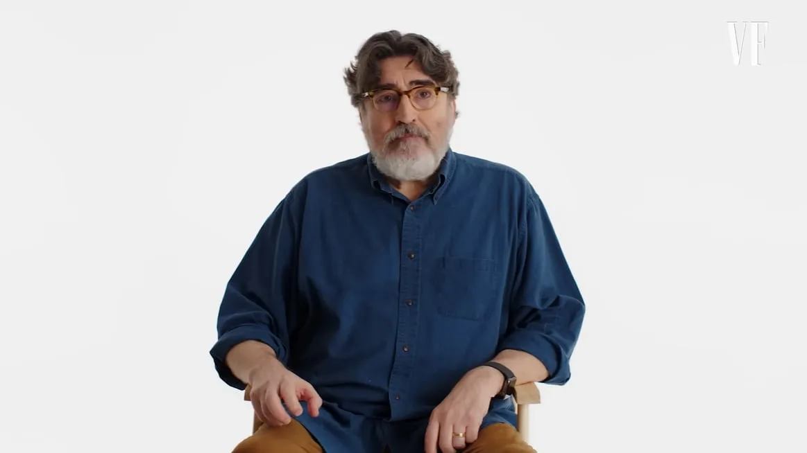 “He pensado en rendirme, pero nunca lo hice. Es un impulso”, confesó Alfred Molina sobre la resiliencia que marcó su carrera