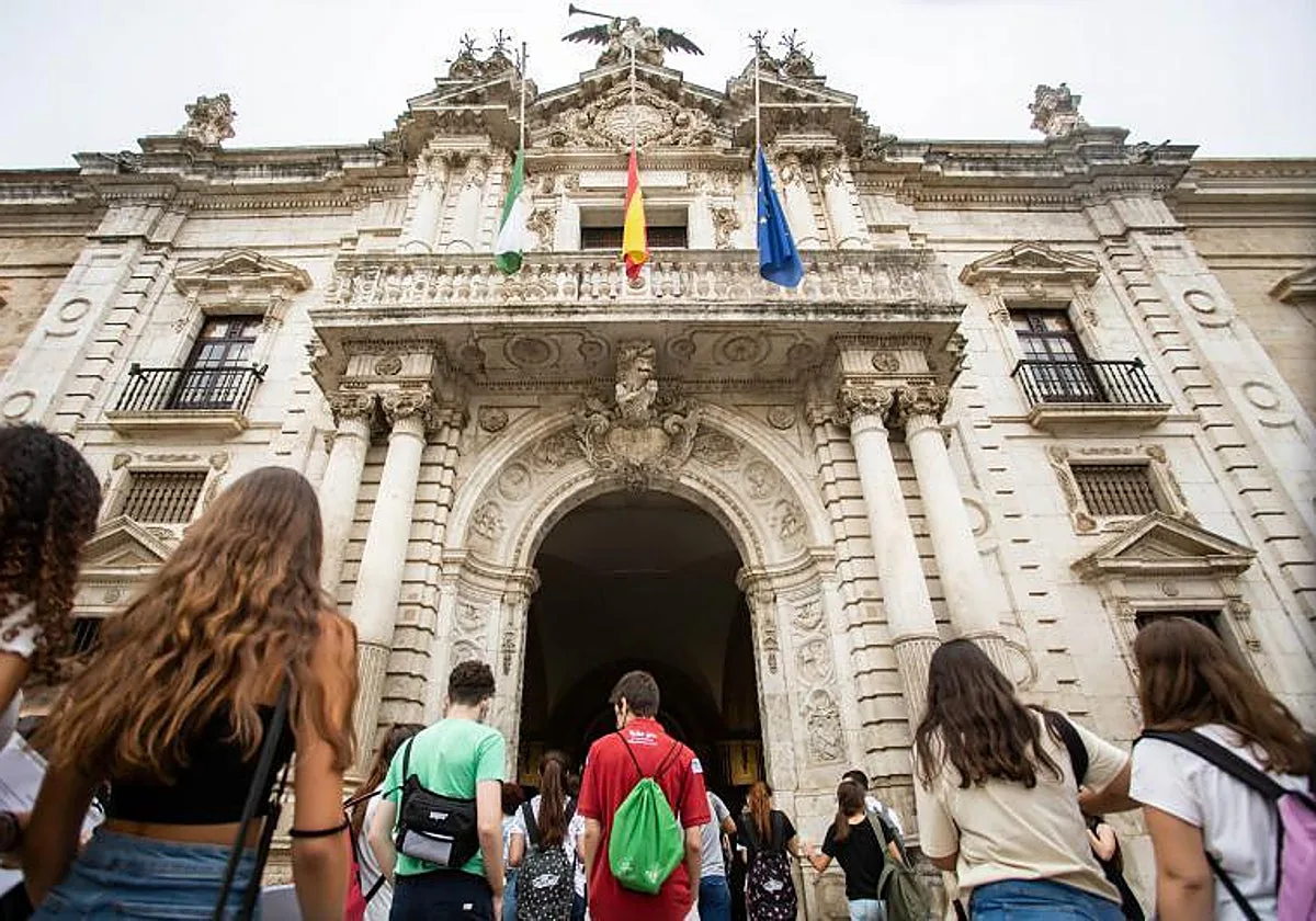 La Universidad de Sevilla busca en la taquilla los dos millones que ya ingresa Salamanca