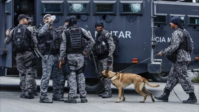Brasil. Camiões incendiados para travar operação contra rival do CV