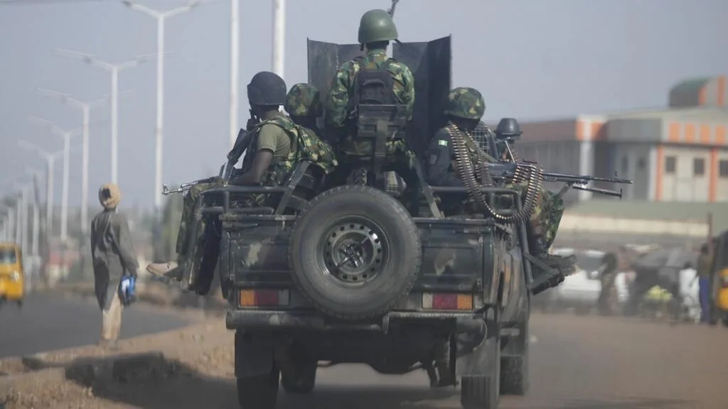 Nigeria: huit soldats tués par une mine posée par des jihadistes à la frontière avec le Cameroun