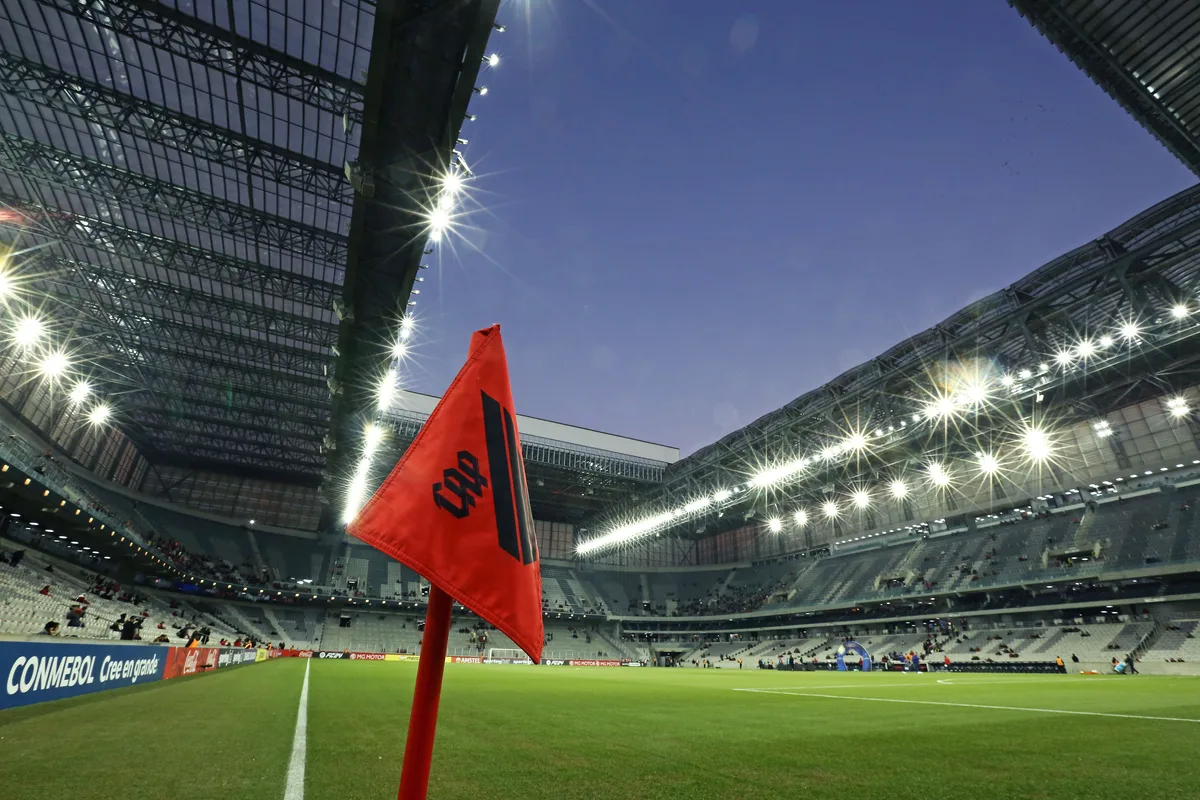 Athletico-PR x Fluminense no Brasileirão: onde assistir, horário e escalações