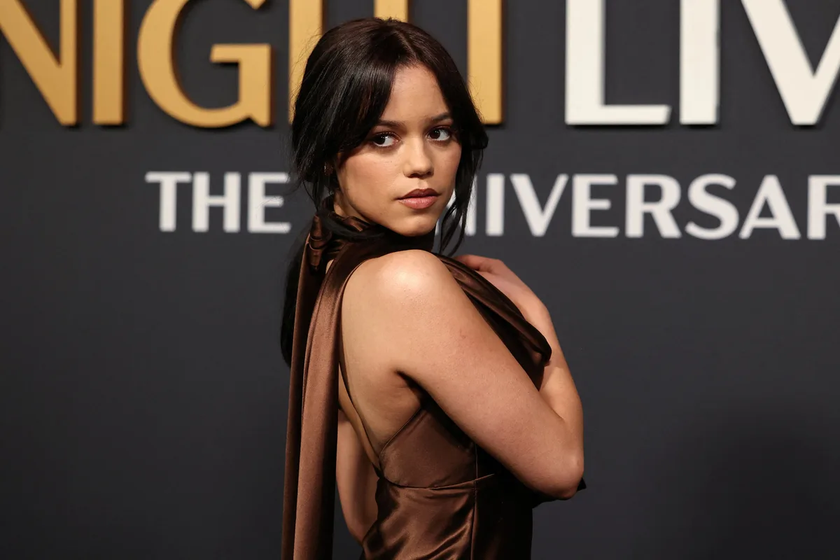 “No pedía ni un sorbo de agua”, reveló Jenna Ortega sobre su rigurosa disciplina en las grabaciones cuando era niña