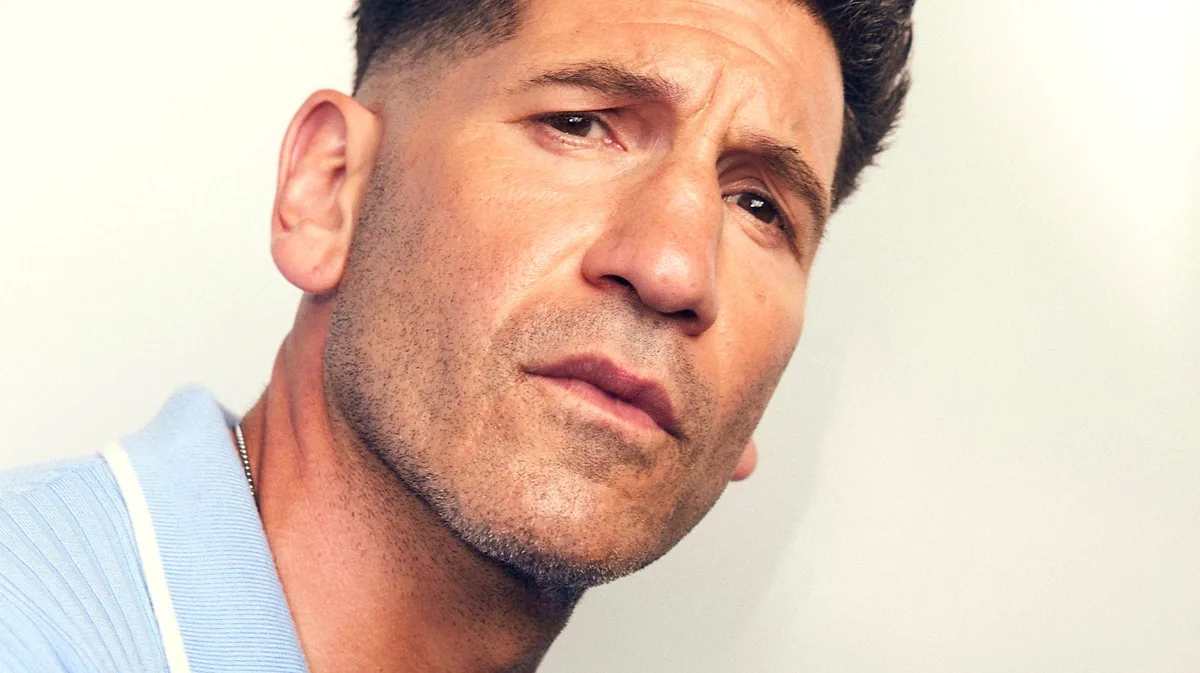 El actor Jon Bernthal defiende a sus perros: "La gente tiene que parar ya con esa porquería, es como temer a alguien por su color de piel"