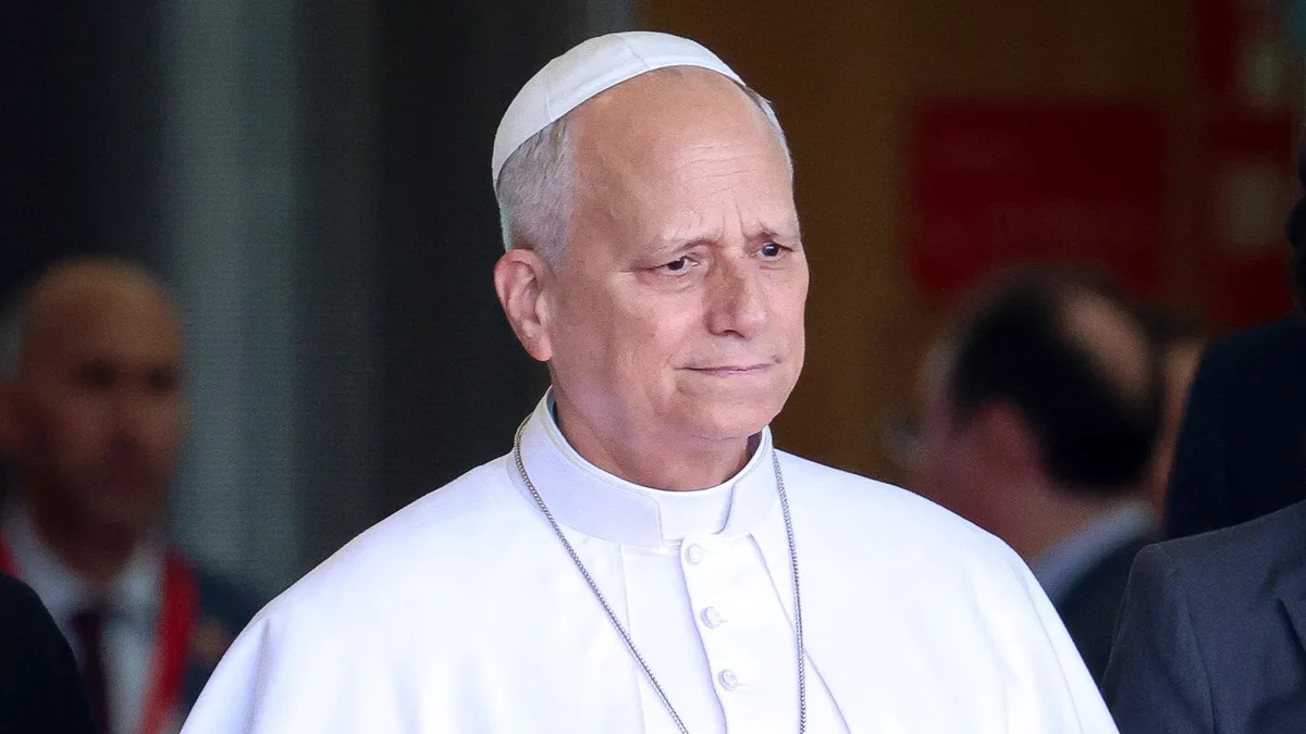 El Papa León XIV 24 horas después de ser diagnosticado de cáncer: radiofrafía, paseos y sello español