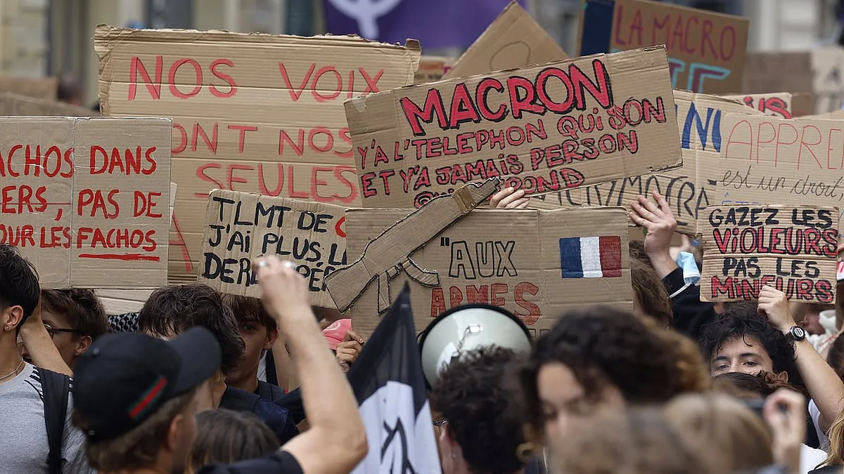Dezenas de detidos em França em novo dia de protestos contra o custo de vida