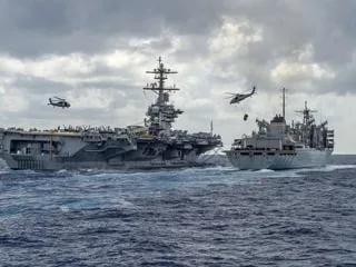 Le porte-avions américain Lincoln enfin remplacé, les marins soulagés