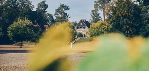 KZ-Gedenkstätten: Rechtsextreme Vorfälle häufen sich – zu Besuch in Ravensbrück