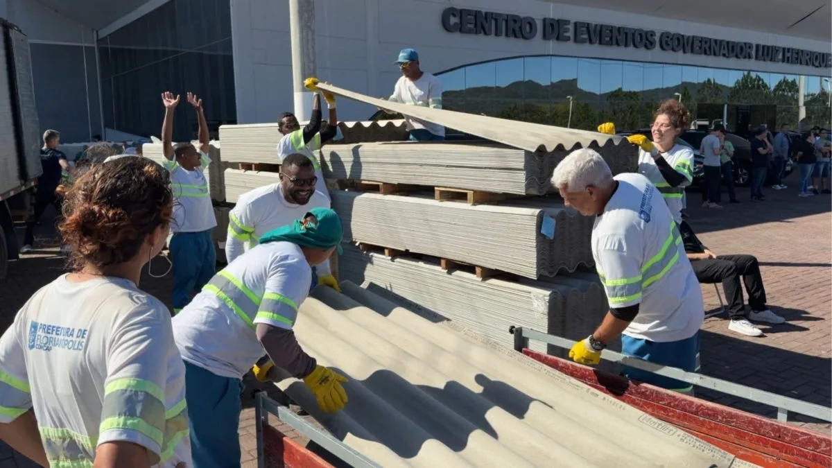 Entrega de telhas em Florianópolis tem nova dinâmica nesta quinta-feira com exclusividade para moradores já cadastrados; veja como retirar