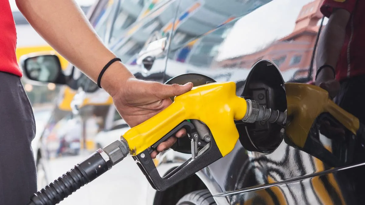 Coalition fuel excise plan sparks political clash as Australian petrol prices soar amid inflation fears
