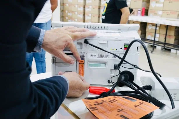 Justiça Eleitoral do Acre inicia preparação das urnas para as Eleições 2026