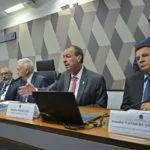 CCJ do Senado aprova a PEC que prevê o fim da escala 6×1