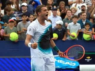 US Open. Flavio Cobolli se qualifie pour le deuxième tour après son succès renversant contre l’Argentin Comesana