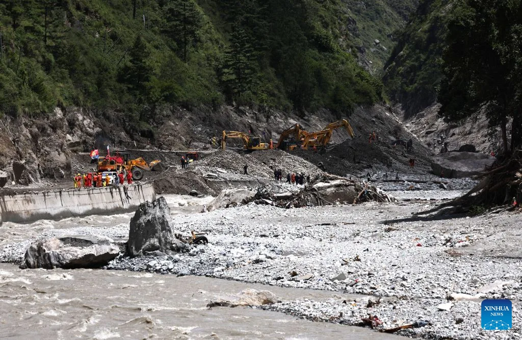 China suspende operações de resgate no Tibete frente ao risco de nova avalanche