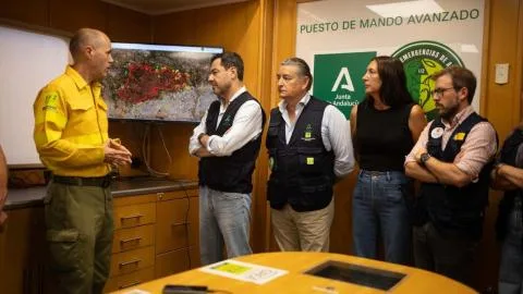Los bomberos forestales andaluces denuncian que faltan 250 efectivos en el Infoca y tildan de "crítica" la situación