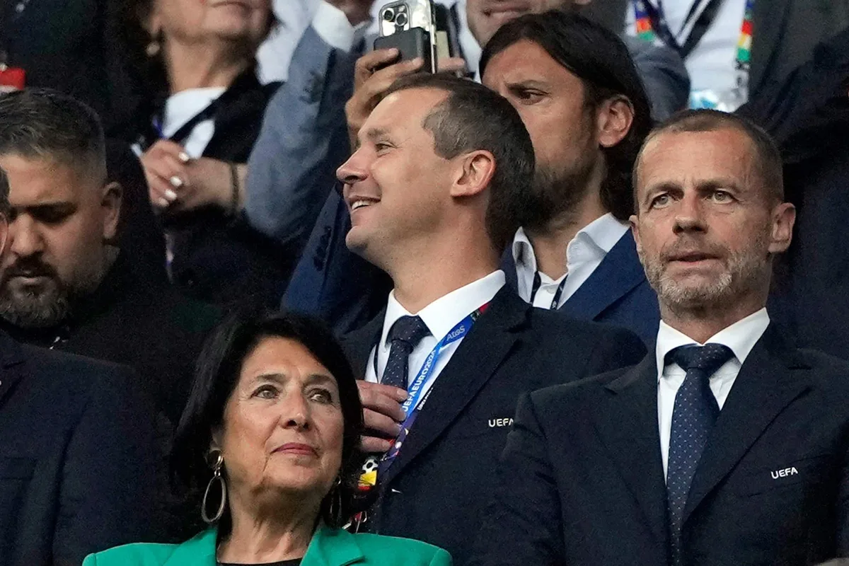 Licenciement du n °3 de la Fifa Kevin Lamour : ces Français qui défient (ou ménagent) Gianni Infantino