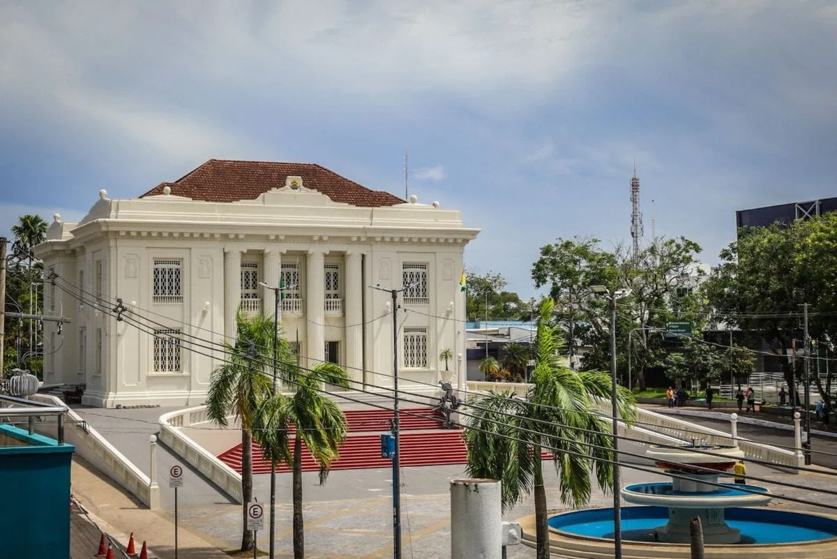 Governo Mailza rebate TCE e diz que dados sobre gastos com comissionados não refletem realidade da folha