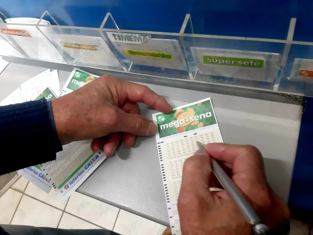 Mega-Sena acumula duas vezes e chega a prêmio de R$ 30 milhões