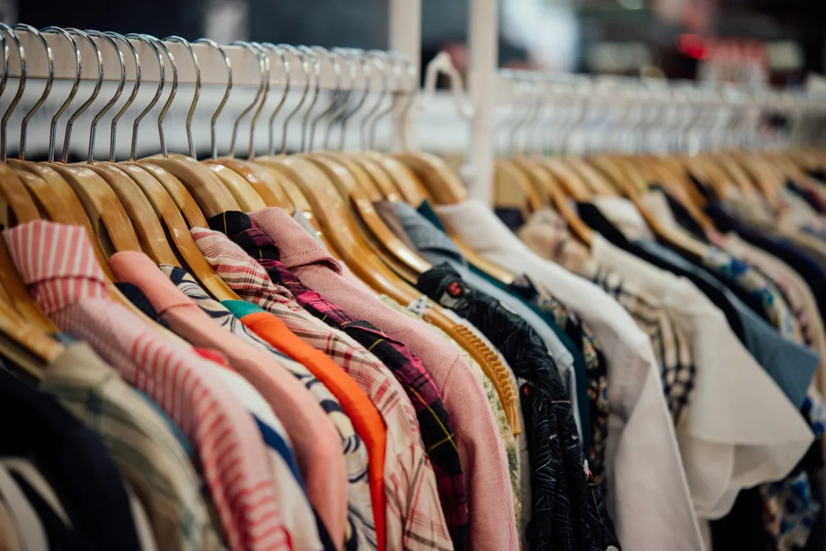 Óculos inteligentes gravam roubo do próprio suspeito em loja de roupas em shopping de Vitória