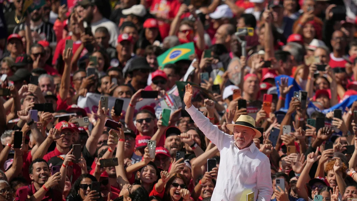 Brazil's Lula and Flávio Bolsonaro kick off their presidential campaigns