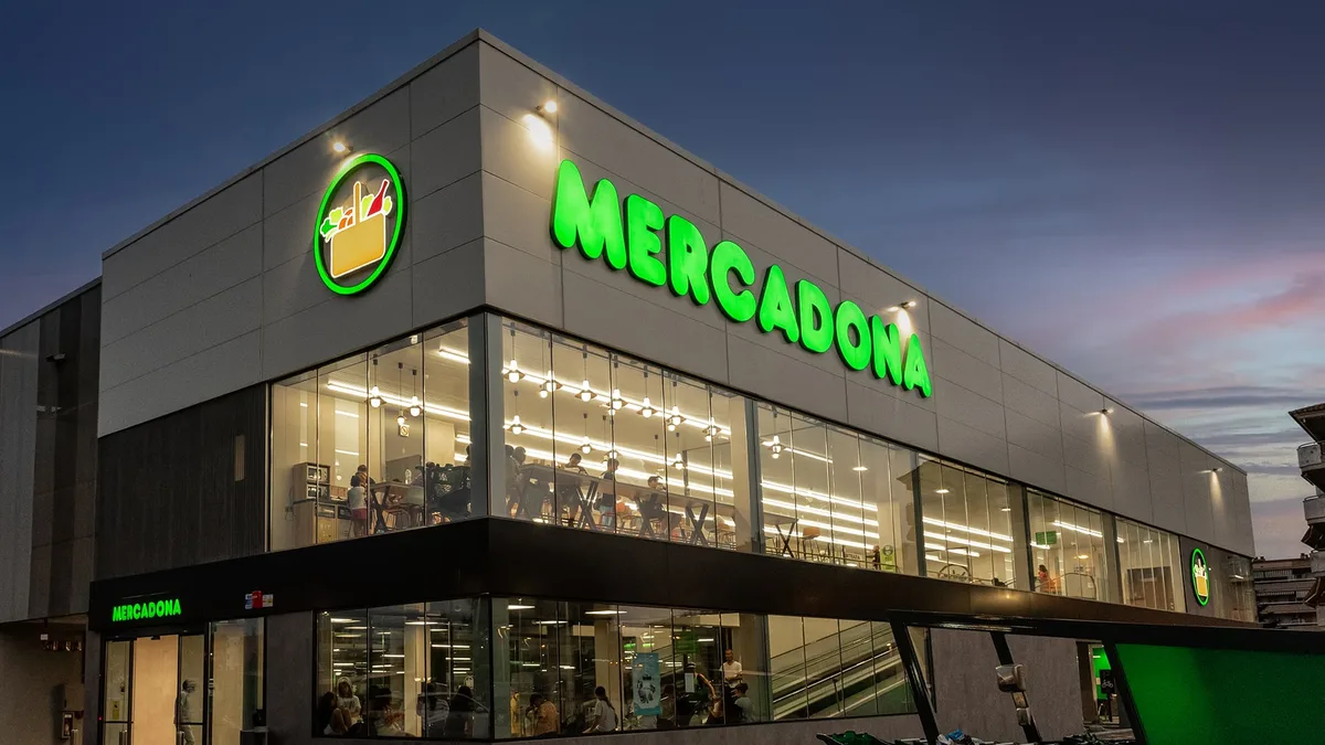 ¿Qué supermercados abren el 11 y 12 de octubre en España y cuáles no? Los horarios de Mercadona, Carrefour, Lidl, Día, Alcampo...