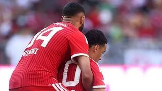 Jamal Musiala apunto de desmayarse en el partido del Bayern Múnich