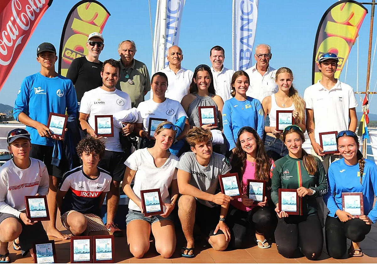 Vigo y Rodeira se reparante las victorias en el Open de España de 420 y Vaurien