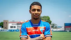 OFICIAL: FC Porto transfere lateral brasileiro