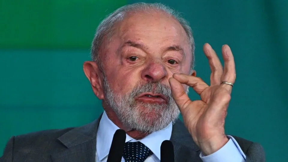 Lula busca se mostrar isento dos próprios erros e renovado pela promessa de reparações