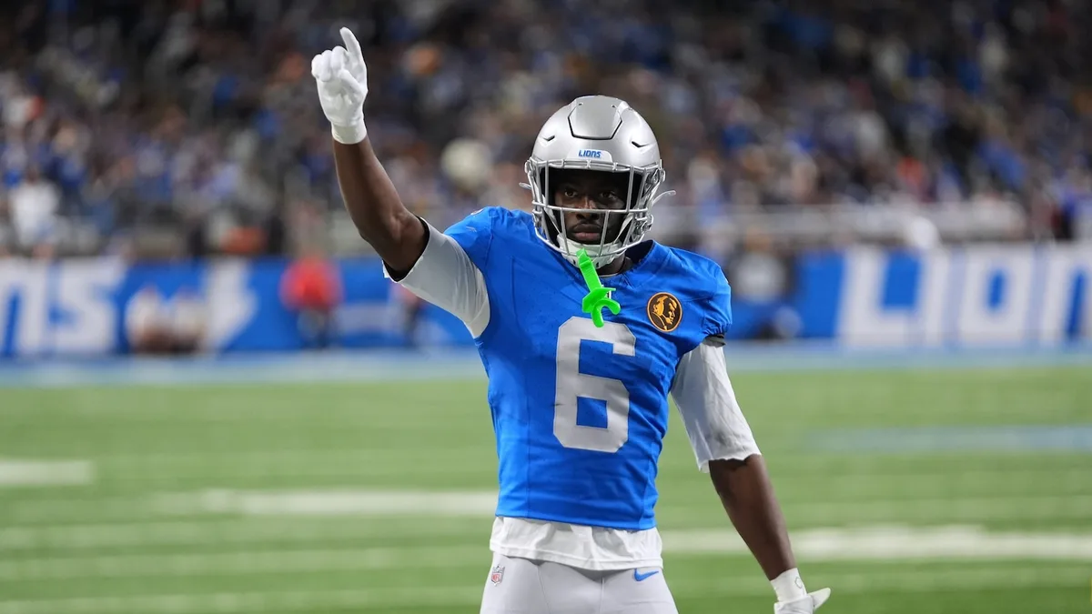 Seattle Seahawks officially sign CB Terrion Arnold, who faces felony charges