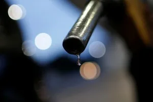 Governo deve prorrogar subsídio de R$ 0,44 na gasolina até 9 de setembro
