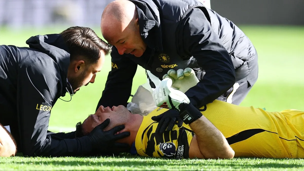 Emi Martinez' horror head injury mars Chelsea's 2-0 win against Everton