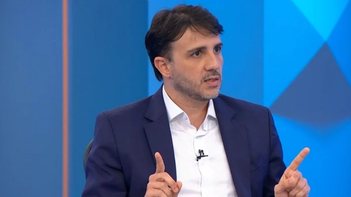 ‘Se quisermos ser respeitados, precisamos de armas nucleares’, defende Renan Santos