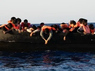 Sept personnes décédées et 50 migrants secourus en Méditerranée au large de la Libye