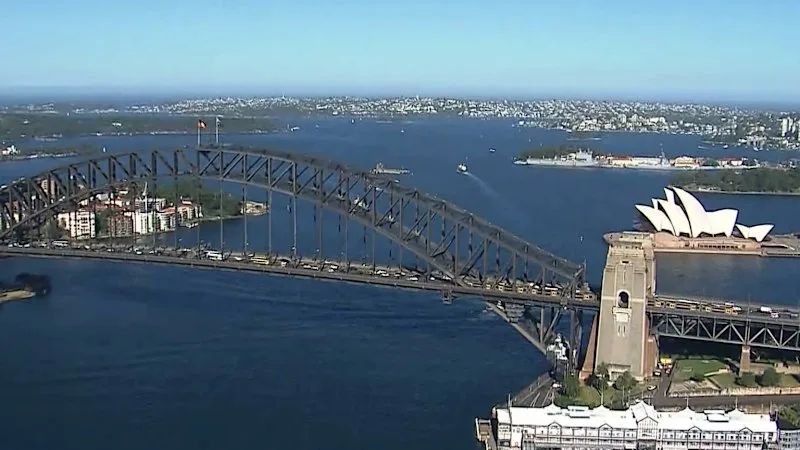 Scorching heat for Sydney triggers total fire ban