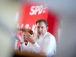 Gegen Schulden-Kritiker in Union: SPD-Präsidium feiert erste Erfolge des Sondervermögens