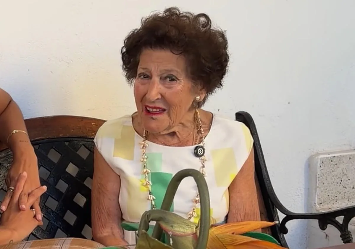 Toti, 101 años: «Me levanto tardísimo, a las 10:30 o las 11. Lo primero que hago es desayunar un café y un trozo de pan con mermelada de naranja amarga»