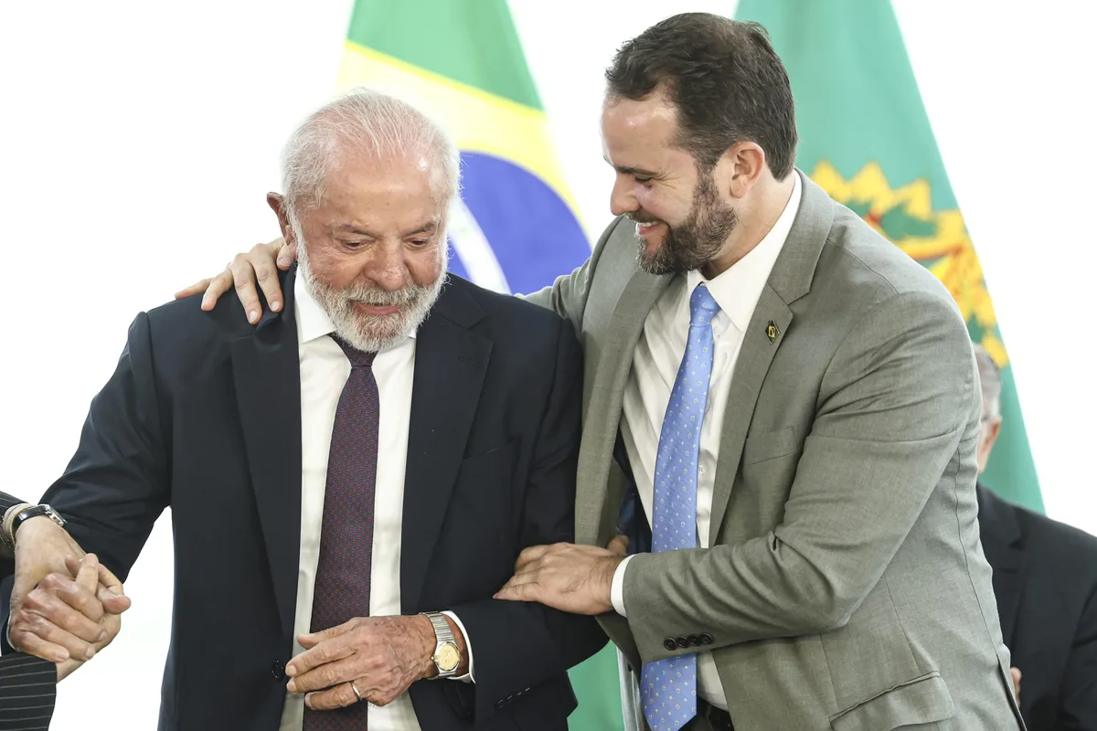Governo pode dar crédito a empresas afetadas pelo fim da escala 6×1
