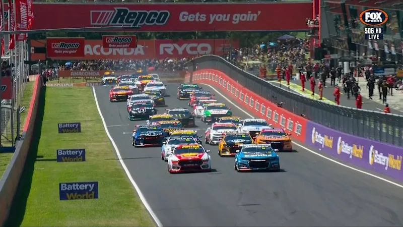 Bathurst 1000 gets underway as Morris spins