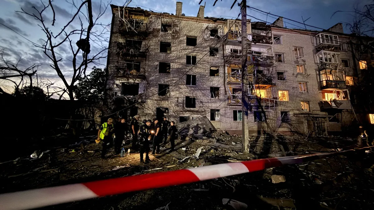 Al menos 11 muertos en un nuevo ataque masivo ruso con misiles balísticos contra Kiev