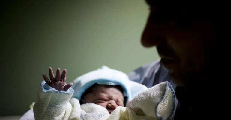 Licença Parental. Parlamento volta a adiar votação