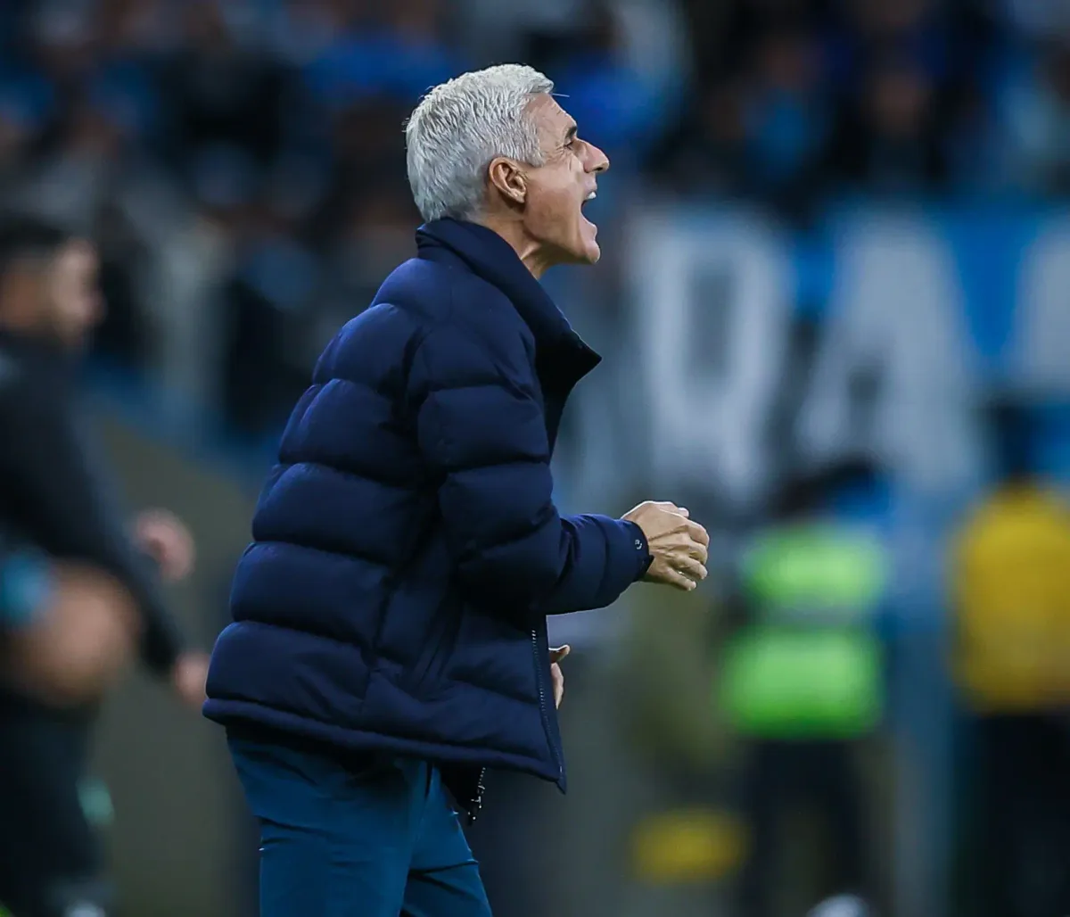 Homem é preso depois de se passar por Luís Castro e dar golpe em jogador do Grêmio