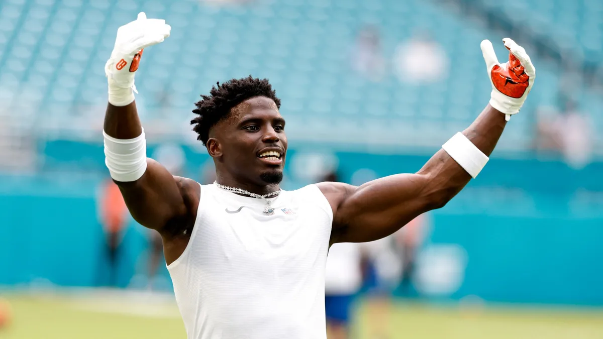 El jugador de la NFL Tyreek Hill fue declarado culpable por violencia doméstica y deberá pagarle USD 500.000 a su esposa