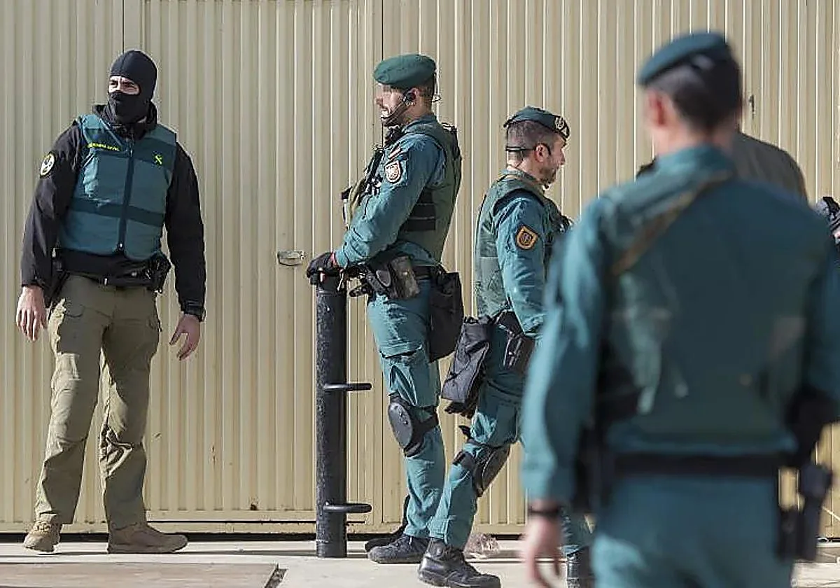 Los 'sindicatos' de la Guardia Civil avalan con números la vuelta de OCON-Sur